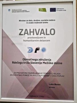 Podeljene zahvale prostovoljcem pri razdeljevanju hrane, sofinancirane s strani EU (6)